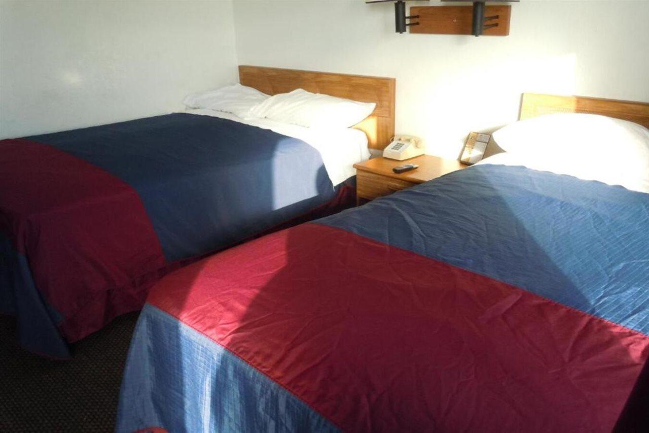 Travelodge By Wyndham Grand Rapids North Walker Exteriör bild