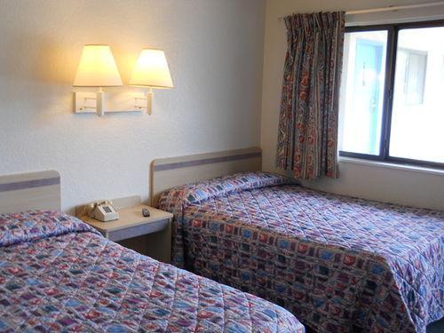 Travelodge By Wyndham Grand Rapids North Walker Rum bild