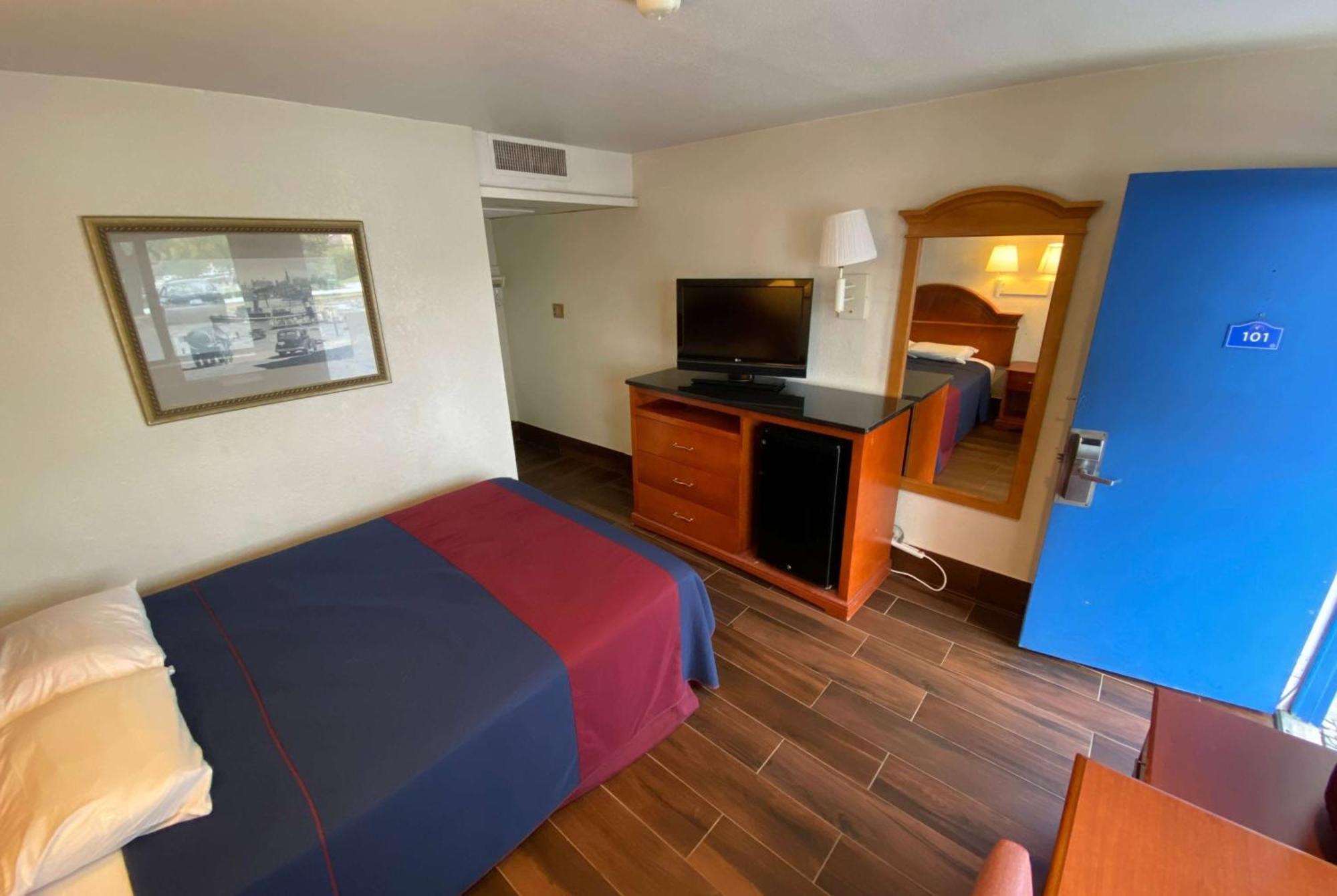 Travelodge By Wyndham Grand Rapids North Walker Exteriör bild