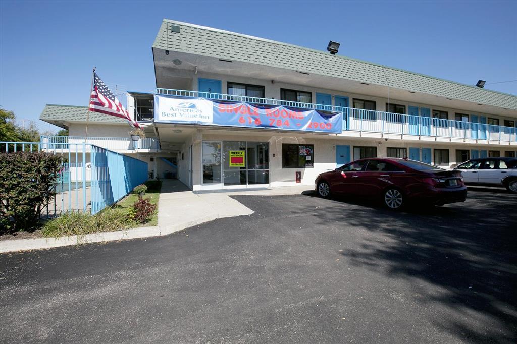 Travelodge By Wyndham Grand Rapids North Walker Exteriör bild