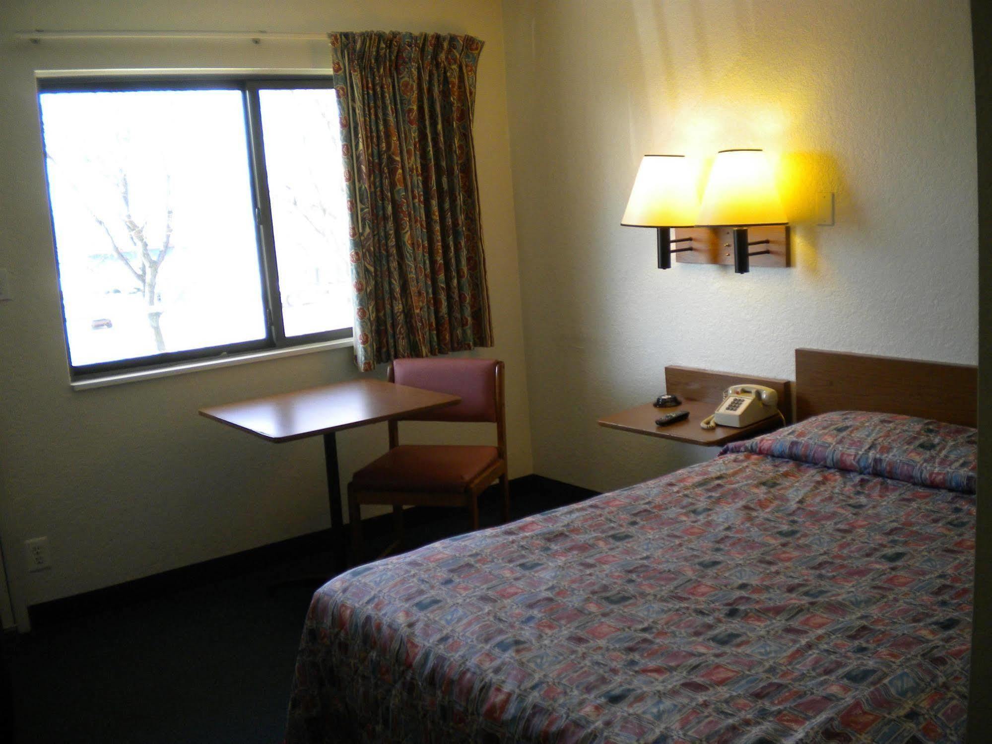 Travelodge By Wyndham Grand Rapids North Walker Rum bild